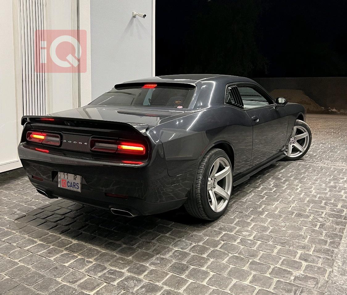 Dodge Challenger